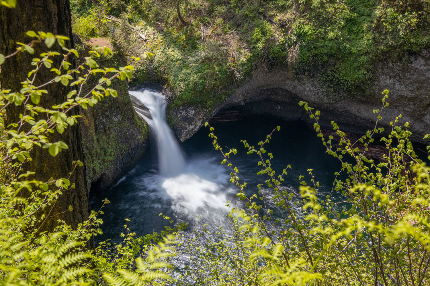 Punch Bowl Falls